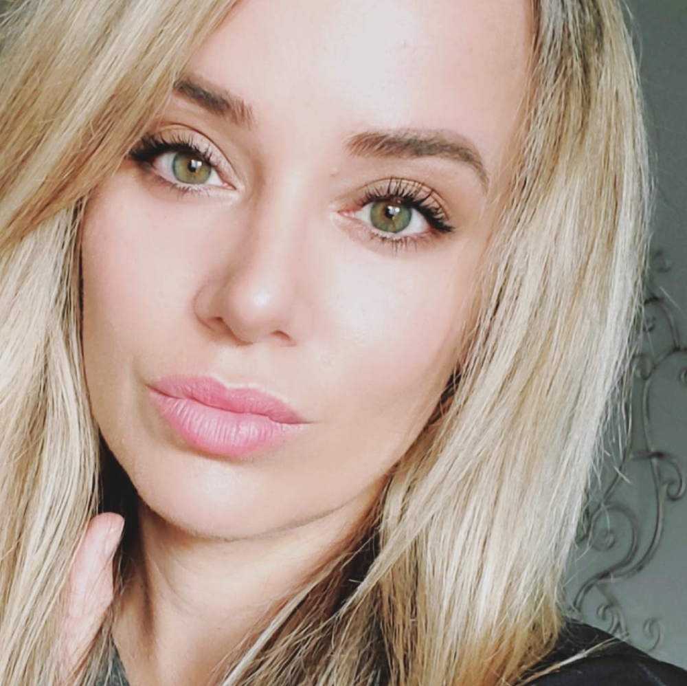 Meet your Posher, Monica
